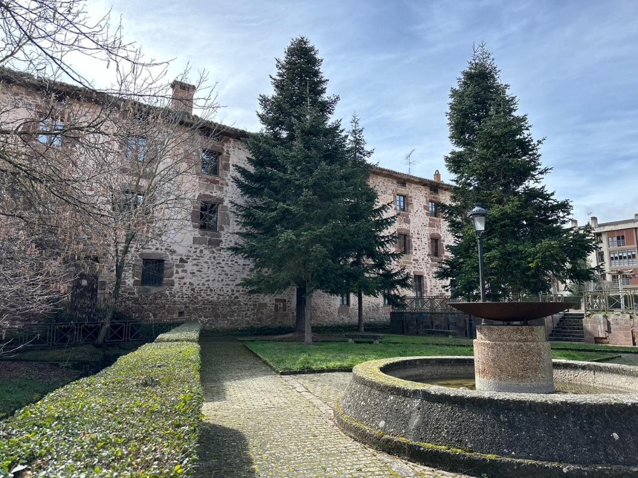 Hotel Y Albergue Real Fabrica De Эскарай Экстерьер фото